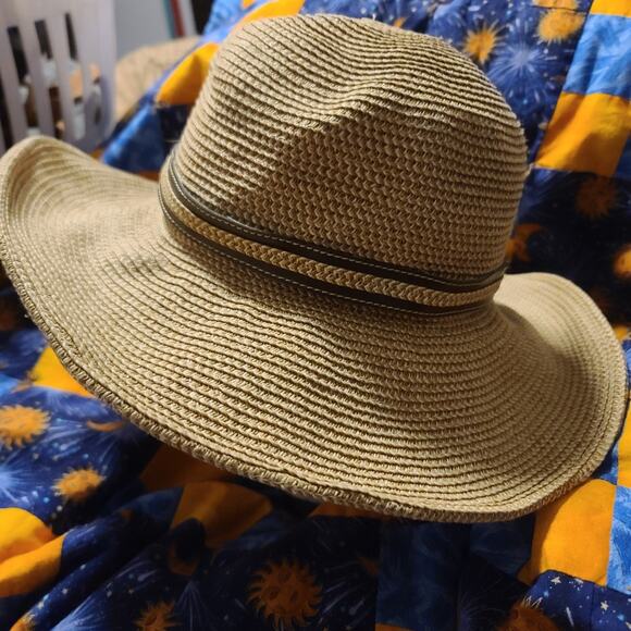 Nine West Woven Straw Floppy Beach Hat One Size - Picture 3 of 5